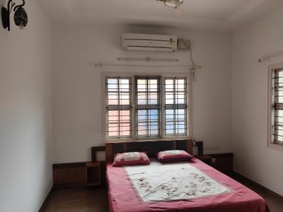 Bedroom Image of 4000 Sq.ft 5 BHK Independent House for rent in Kadri Mangalore for Rs. 120000