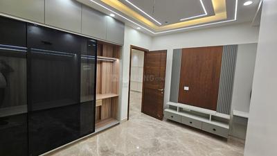 Bedroom Image of 1350 Sq.ft 3 BHK Builder Floor for sale in Paschim Vihar New Delhi for Rs. 27500000