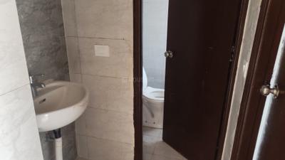 Bathroom Image of 585 Sq.ft 1 BHK Apartment / Flat for rent in Amrapali Dream Valley 2, Noida Extension Greater Noida for Rs. 15000