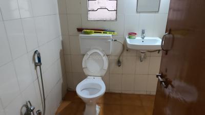 Bathroom Image of 1150 Sq.ft 2 BHK Apartment / Flat for rent in Dhanlaxmi Park, Kothrud Pune for Rs. 25500