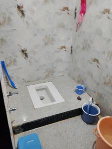 Bathroom Image of 900 Sq.ft 1 BHK Apartment / Flat for rent in Nipania Indore for Rs. 11000