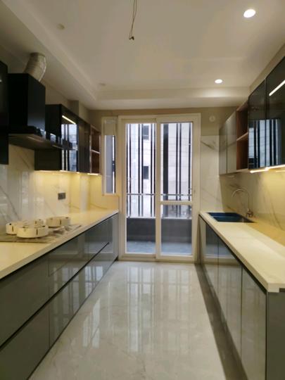 Avenue 49 Main Image 1