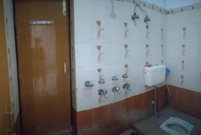 Bathroom Image of 900 Sq.ft 1 RK Apartment / Flat for rent in Amrai Gaon Lucknow for Rs. 8500