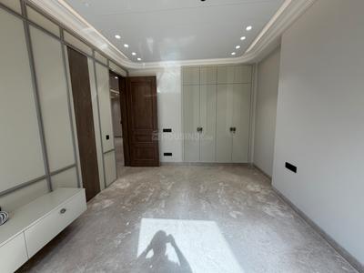 Bedroom Image of 2412 Sq.ft 4 BHK Builder Floor for sale in Model Town New Delhi for Rs. 63100000