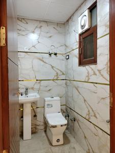 Common Bathroom Image of 1400 Sq.ft 3 BHK Builder Floor for sale in Vasundhara Ghaziabad for Rs. 9800000