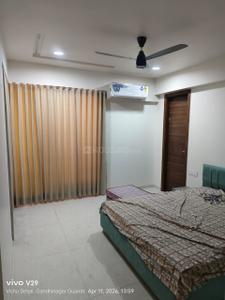 Bedroom Image of 2025 Sq.ft 3 BHK Apartment / Flat for rent in Sharnam Aayan, Adalaj Gandhinagar for Rs. 25000