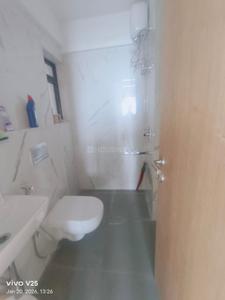 Bathroom Image of 900 Sq.ft 3 BHK Apartment / Flat for rent in Sarthak Amrut Tara, Andheri West Mumbai for Rs. 100000
