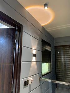 Kitchen Image of 1800 Sq.ft 3 BHK Builder Floor for rent in Mansarover Garden New Delhi for Rs. 66000