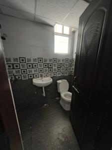 Bathroom Image of 2000 Sq.ft 3 BHK Builder Floor for rent in Vrindavan Yojana Lucknow for Rs. 35000