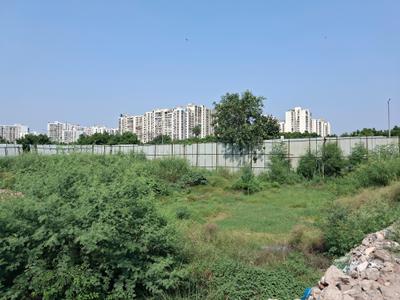 Image of 1350 Sq.ft Residential Plot / Land for sale in Centrum Estates 76, Sector 76, Noida for Rs. 29750000