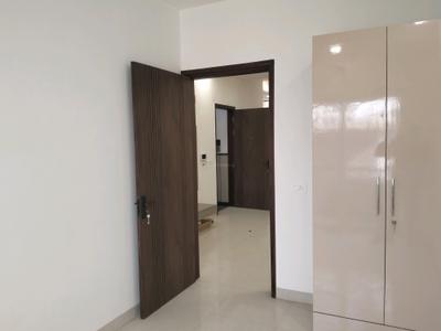 Bedroom Image of 950 Sq.ft 3 BHK Builder Floor for rent in Shalimar Bagh New Delhi for Rs. 40000