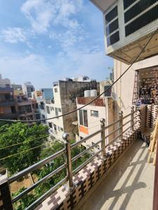 Balcony Image of 550 Sq.ft 1 BHK Builder Floor for rent in Janakpuri New Delhi for Rs. 16000