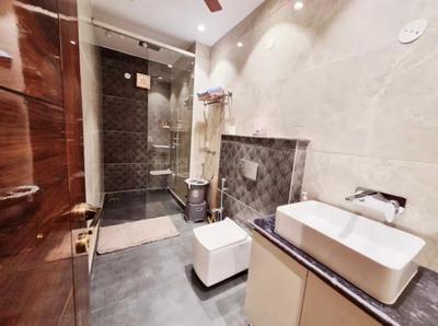 Bathroom Image of 1200 Sq.ft 2 BHK Apartment / Flat for rent in L I G Colony Indore for Rs. 21000