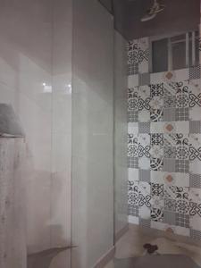 Common Bathroom Image of 1500 Sq.ft 3 BHK Apartment / Flat for sale in Sector 73 Noida for Rs. 5200000