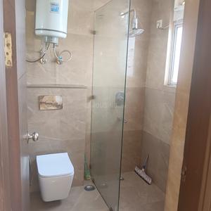 Bathroom Image of 1400 Sq.ft 2 BHK Apartment / Flat for rent in Unitech Fresco, Sector 50 Gurgaon for Rs. 50000