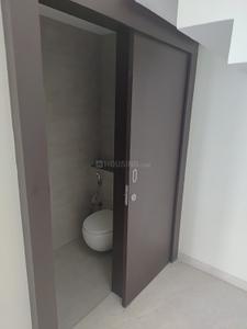 Bathroom Image of 2800 Sq.ft 3 BHK Apartment / Flat for rent in Experion Windchants, Sector 112 Gurgaon for Rs. 80000