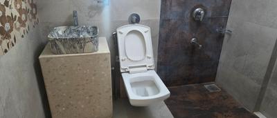Bathroom Image of 2000 Sq.ft 3.5 BHK Apartment / Flat for rent in Goel Ganga Melrose, Ghorpadi Pune for Rs. 75000