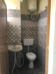 Bathroom Image of 450 Sq.ft 1 BHK Builder Floor for rent in Parappana Agrahara Bengaluru for Rs. 11000