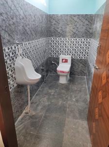 Bathroom Image of 2250 Sq.ft 2 BHK Independent House for rent in Badsa Jhajjar for Rs. 9500