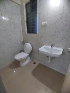 Bathroom Image of 550 Sq.ft 1 BHK Apartment / Flat for rent in Kumar Pebble Park, Hadapsar Pune for Rs. 28000