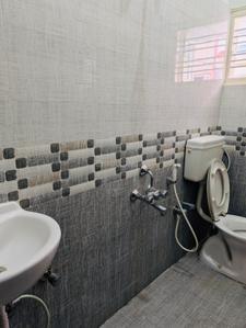 Bathroom Image of 1200 Sq.ft 2 BHK Independent House for rent in Battarahalli Bengaluru for Rs. 28000