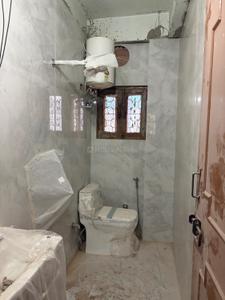 Bathroom Image of 1600 Sq.ft 3 BHK Apartment / Flat for sale in Sector C5 Ghaziabad for Rs. 9500000