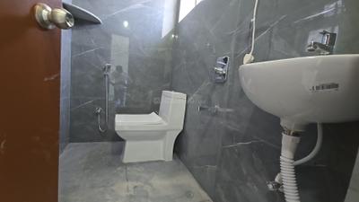 Bathroom Image of 730 Sq.ft 1 BHK Apartment / Flat for rent in Kondapur Hyderabad for Rs. 26500