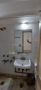 Bathroom Image of 1019 Sq.ft 2 BHK Independent House for rent in  Dayanand Colony RWA, Lajpat Nagar New Delhi for Rs. 40300