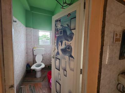 Bathroom Image of 710 Sq.ft 2 BHK Apartment / Flat for rent in Panihati Kolkata for Rs. 7500
