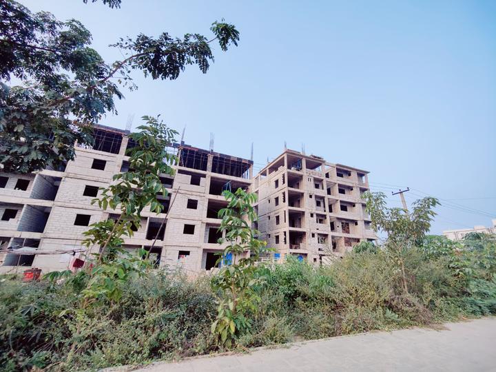 Silver Heights Main Image 1