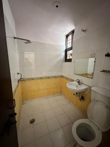 Bathroom Image of 1800 Sq.ft 3 BHK Apartment / Flat for sale in Ramprastha Greens, Vaishali Ghaziabad for Rs. 16500000