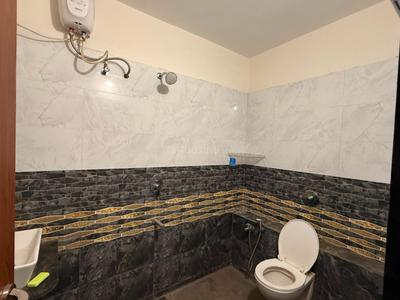 Rich empire Bathroom 1
