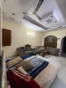 Bedroom Image of 900 Sq.ft 2 BHK Builder Floor for rent in Subhash Nagar New Delhi for Rs. 32000