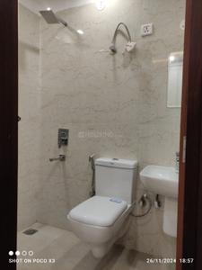 Bathroom Image of 900 Sq.ft 3 BHK Builder Floor for rent in Dwarka Mor New Delhi for Rs. 25000