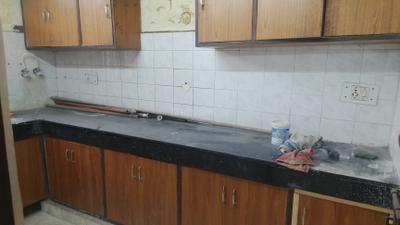 Kitchen Image of 1500 Sq.ft 3 BHK Apartment / Flat for rent in Antriksh Shivalik Apartment, Sector 6 Dwarka New Delhi for Rs. 38000