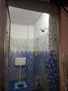 Bathroom Image of 600 Sq.ft 2 BHK Builder Floor for rent in Anisabad Patna for Rs. 5500