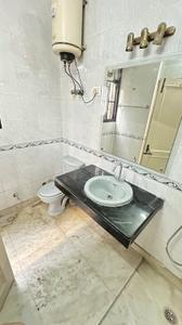 Bathroom Image of 1580 Sq.ft 3 BHK Apartment / Flat for rent in East Of Kailash New Delhi for Rs. 80000