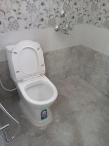 Common Bathroom Image of 1100 Sq.ft 2 BHK Apartment / Flat for rent in Sanath Nagar Hyderabad for Rs. 27000