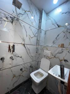 Bathroom Image of 850 Sq.ft 2 BHK Builder Floor for rent in Dwarka Mor New Delhi for Rs. 14000