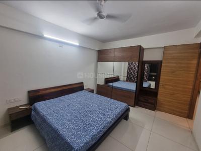 Bedroom Image of 2200 Sq.ft 4 BHK Apartment / Flat for rent in Earth Elegance, Bodakdev Ahmedabad for Rs. 100000