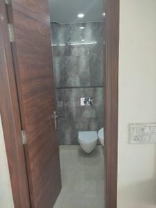 Bathroom Image of 1800 Sq.ft 3 BHK Builder Floor for rent in Subhash Nagar New Delhi for Rs. 45000