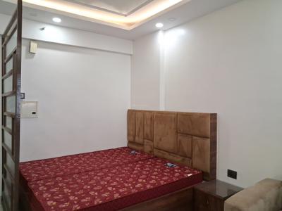 Bedroom Image of 450 Sq.ft 1 RK Apartment / Flat for rent in DLF One Midtown, Karampura New Delhi for Rs. 24000