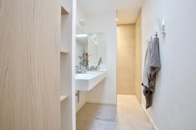Bathroom Image of 3350 Sq.ft 6 BHK Apartment / Flat for sale in Wadhwa Om Niwas, Juhu Mumbai for Rs. 180000000