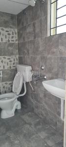 Bathroom Image of 650 Sq.ft 1 BHK Apartment / Flat for rent in C V Raman Nagar Bengaluru for Rs. 32000