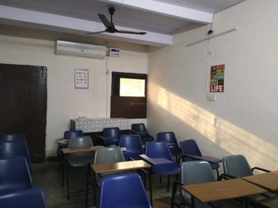 Bedroom Image of 1250 Sq.ft 3 BHK Apartment / Flat for sale in Paschim Vihar New Delhi for Rs. 12500000