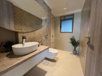 Bathroom Image of 750 Sq.ft 1 BHK Apartment / Flat for rent in Lokhandwala Lady Ratan Tower, Worli Mumbai for Rs. 70000