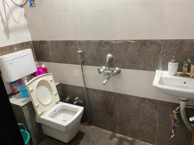 Bathroom Image of 1450 Sq.ft 3 BHK Apartment / Flat for rent in Sudama Nagar Indore for Rs. 25000