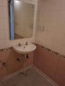 Bathroom Image of 1800 Sq.ft 3 BHK Independent House for rent in Sector 10A Gurgaon for Rs. 32000