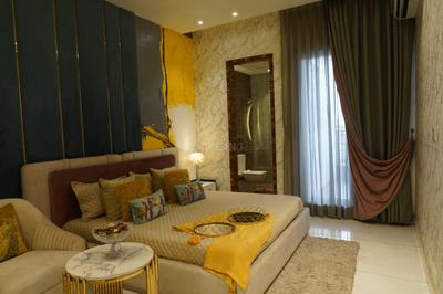 Bedroom Image of 2350 Sq.ft 3.5 BHK Apartment / Flat for sale in Gulnaar Meadows, Bhabat Zirakpur for Rs. 12550000