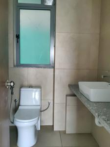 Common Bathroom Image of 1500 Sq.ft 3 BHK Apartment / Flat for sale in Eternia At Kalpataru Parkcity, Thane West Thane for Rs. 30000000